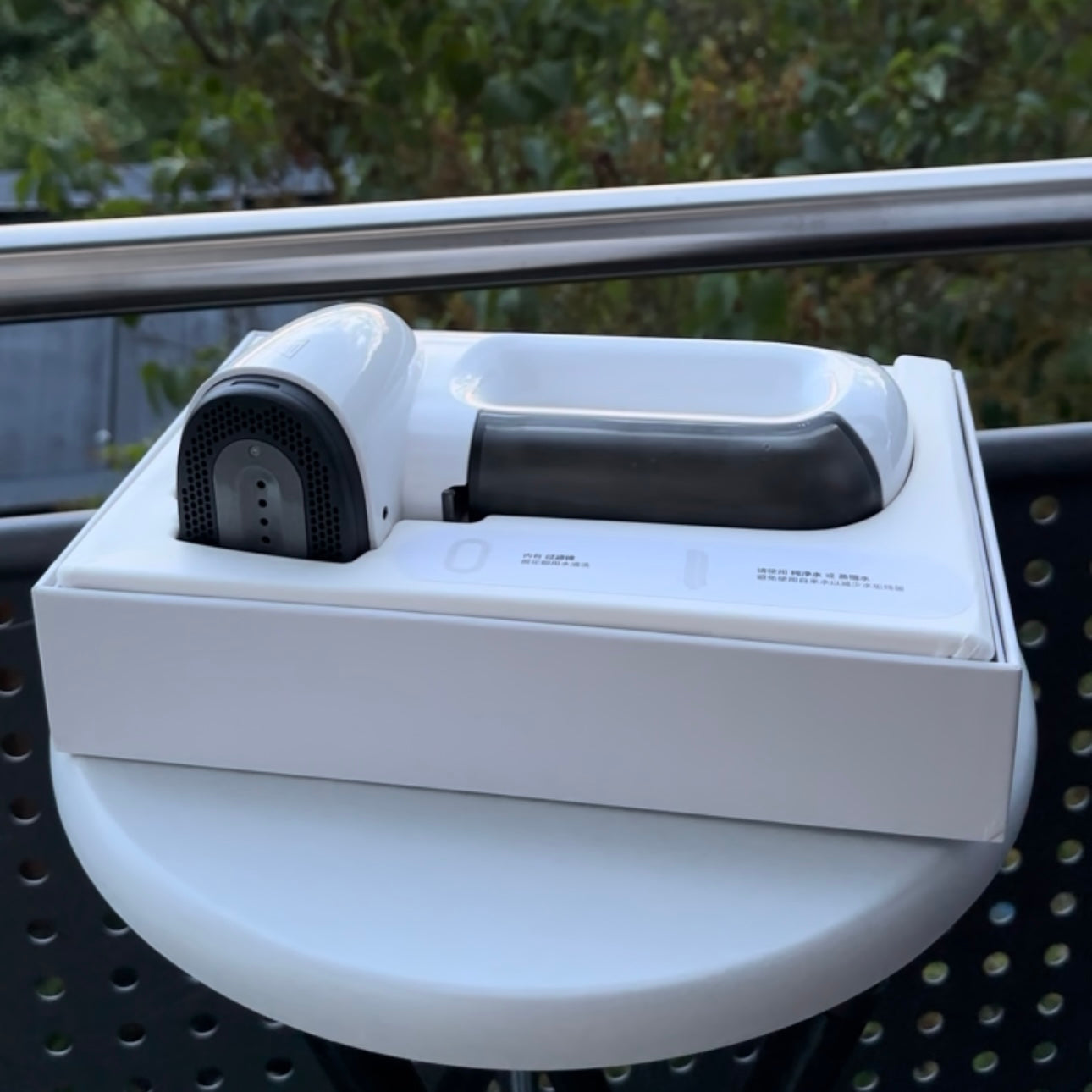 SteamLuxe - Steamer Iron With Built-in Suction